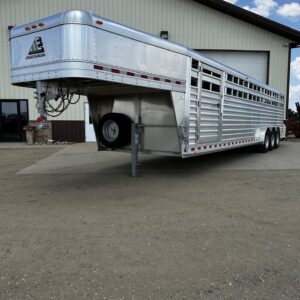 New 2024 Elite Trailers 32FT TRIPLE AXLE STOCK TRAILER W/ 3 COMPARTMENTS | Sea Shares